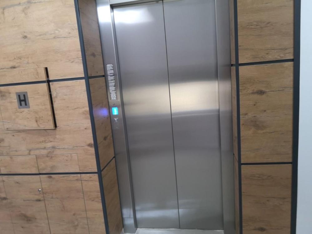 Slika 8 - Lux četvorosoban stan na keju