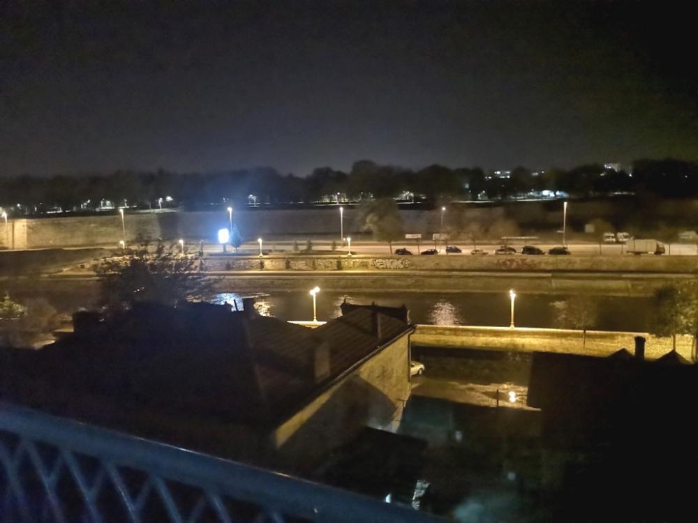 Slika 9 - Lux četvorosoban stan na keju