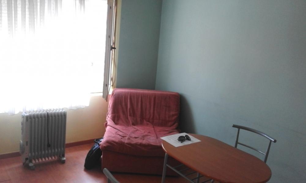 Glavna slika -Garsonjera na Crvenom pevcu