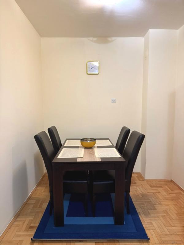 Slika 2 - Jednoiposoban stan sa pogledom na Nišavu