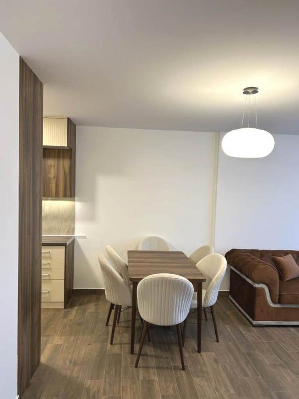 Slika 2 - Lux neuseljavan dvoiposoban stan kod Palilulske pijace