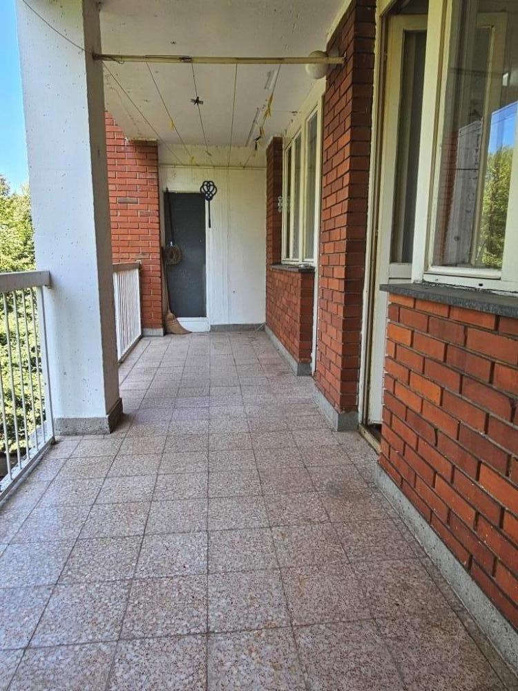 Slika 9 - Nenamešten trosoban stan na Bulevaru Nemanjića