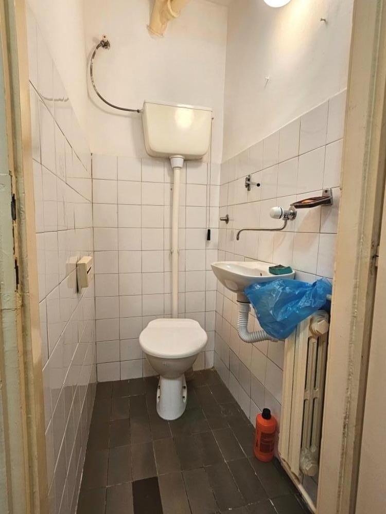 Slika 6 - Nenamešten trosoban stan na Bulevaru Nemanjića