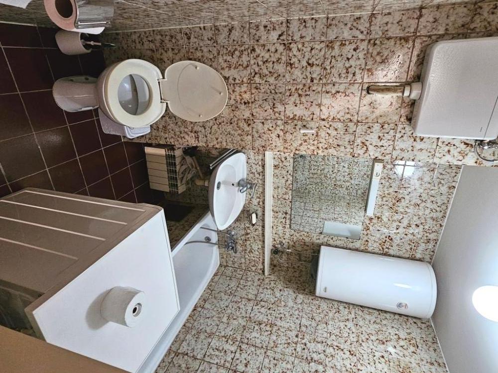 Slika 7 - Nenamešten trosoban stan na Bulevaru Nemanjića