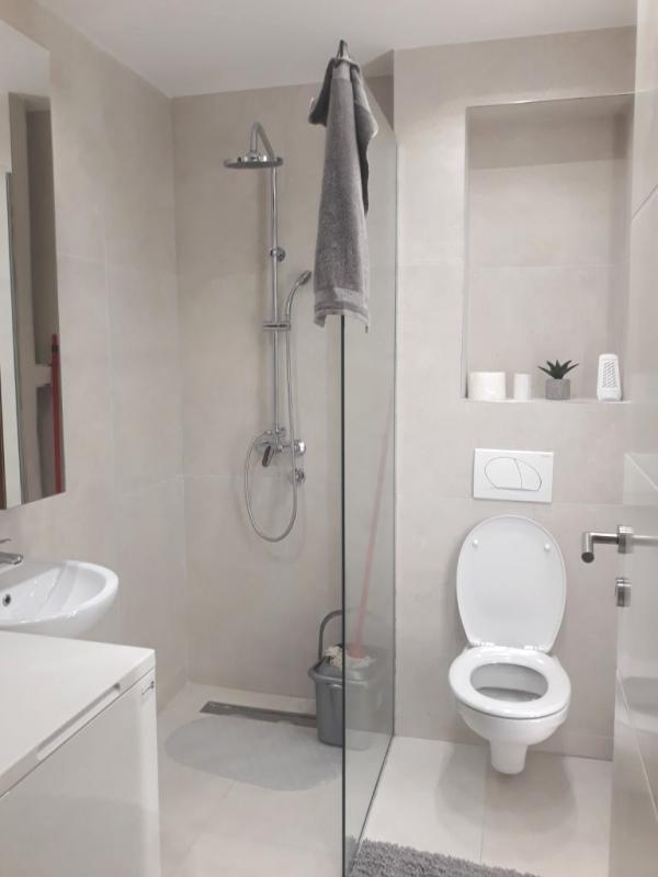 Slika 10 - Jednoiposoban, 35m2, Niš centar Niš, sa terasom, ima lift