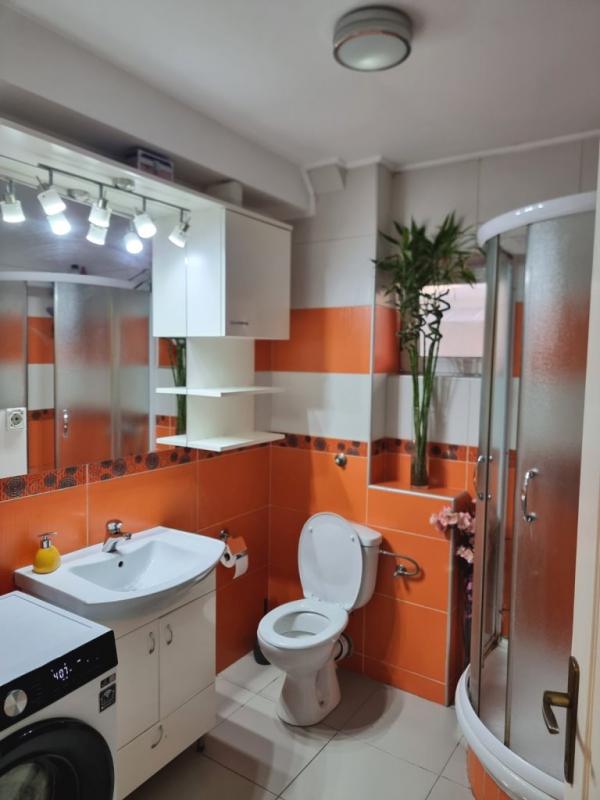 Slika 8 - Lep troiposoban stan u centru