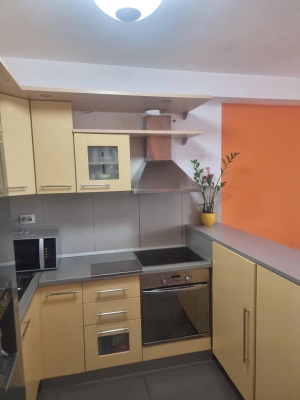 Slika 2 - Lep troiposoban stan u centru