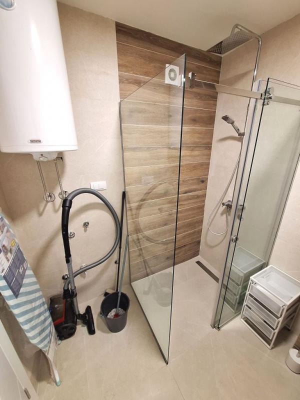 Slika 3 - Jednoiposoban, 45m2, Niš centar Niš, sa terasom, ima lift