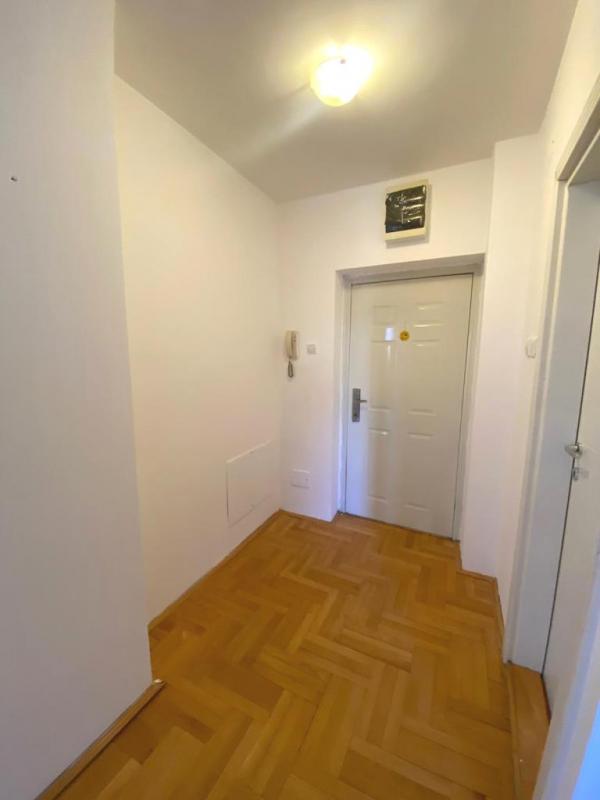 Slika 3 - Nenamešten troiposoban stan u Romanijskoj