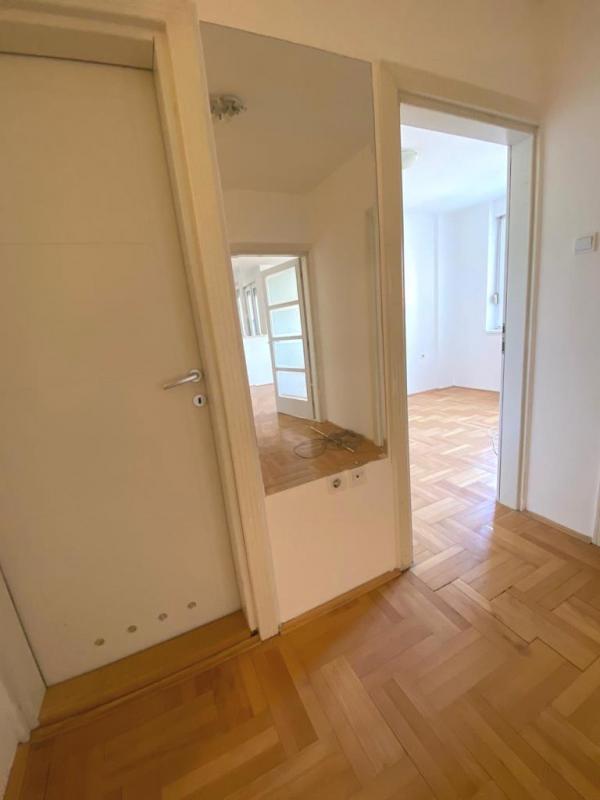 Slika 4 - Nenamešten troiposoban stan u Romanijskoj