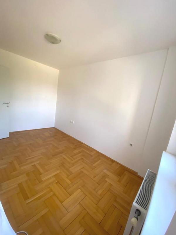 Slika 5 - Nenamešten troiposoban stan u Romanijskoj