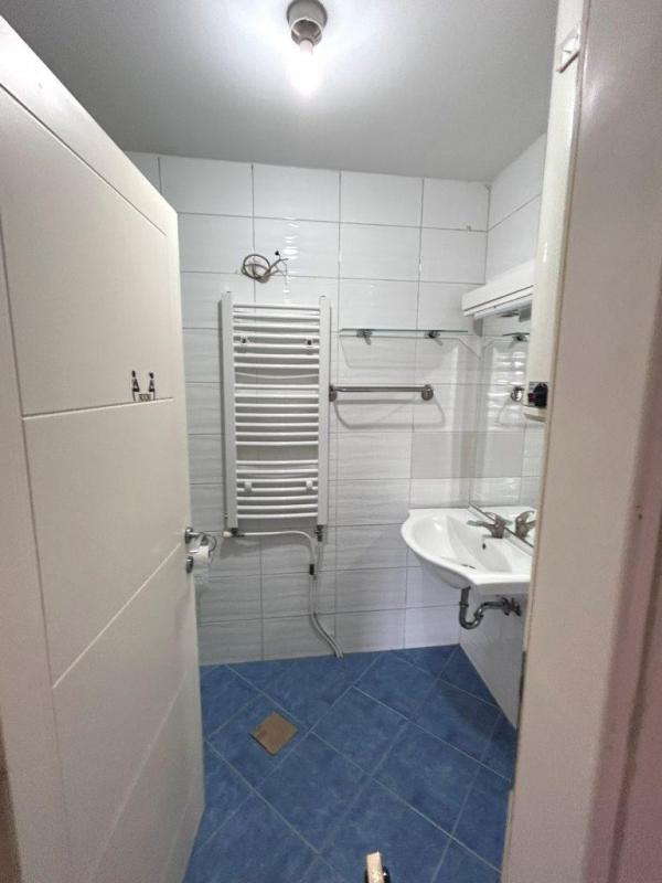 Slika 5 - Dvoiposoban stan sa garažom u blizini Pravnog fakulteta