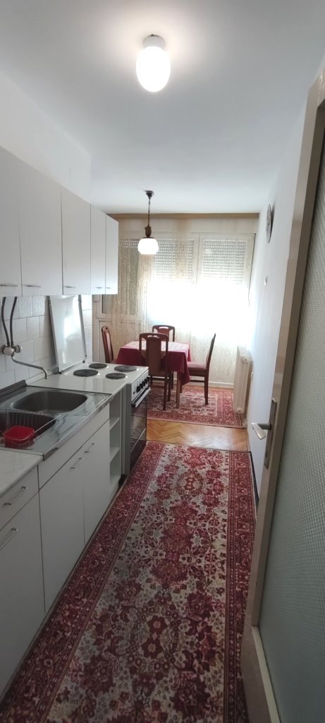 Slika 3 - Trosoban, 350m2, Niš centar Niš, sa terasom, ima lift