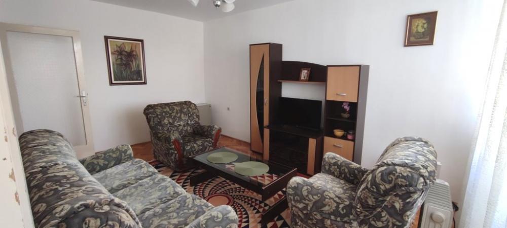 Slika 2 - Trosoban, 350m2, Niš centar Niš, sa terasom, ima lift