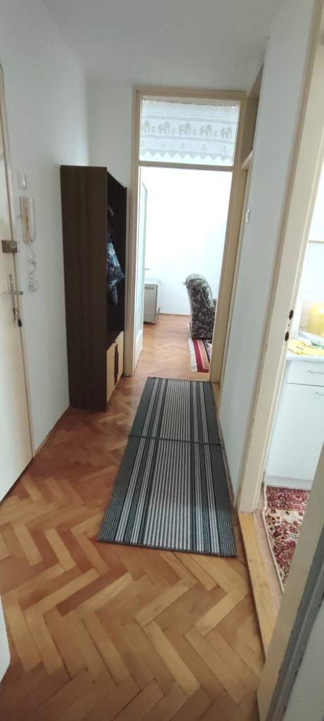 Slika 6 - Trosoban, 350m2, Niš centar Niš, sa terasom, ima lift