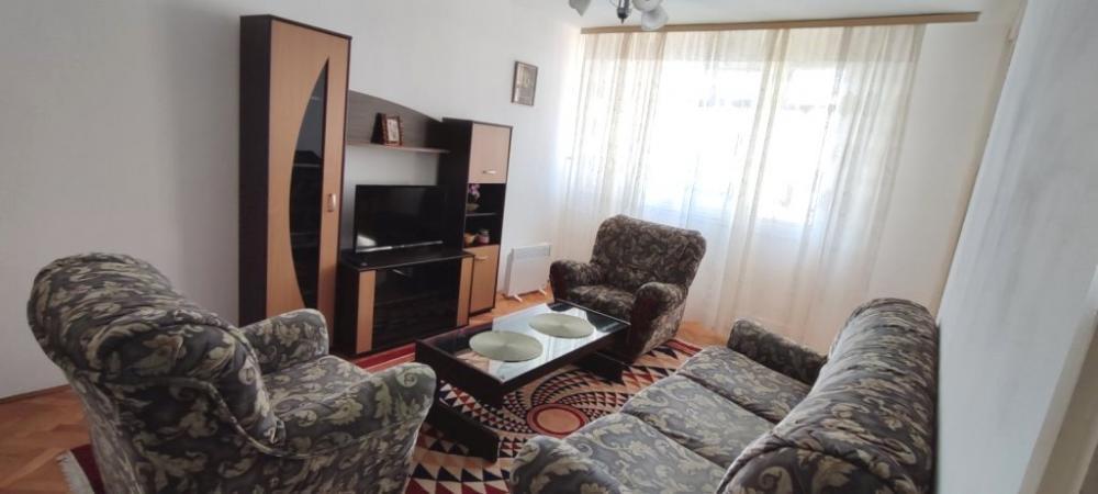 Glavna slika -Trosoban, 350m2, Niš centar Niš, sa terasom, ima lift