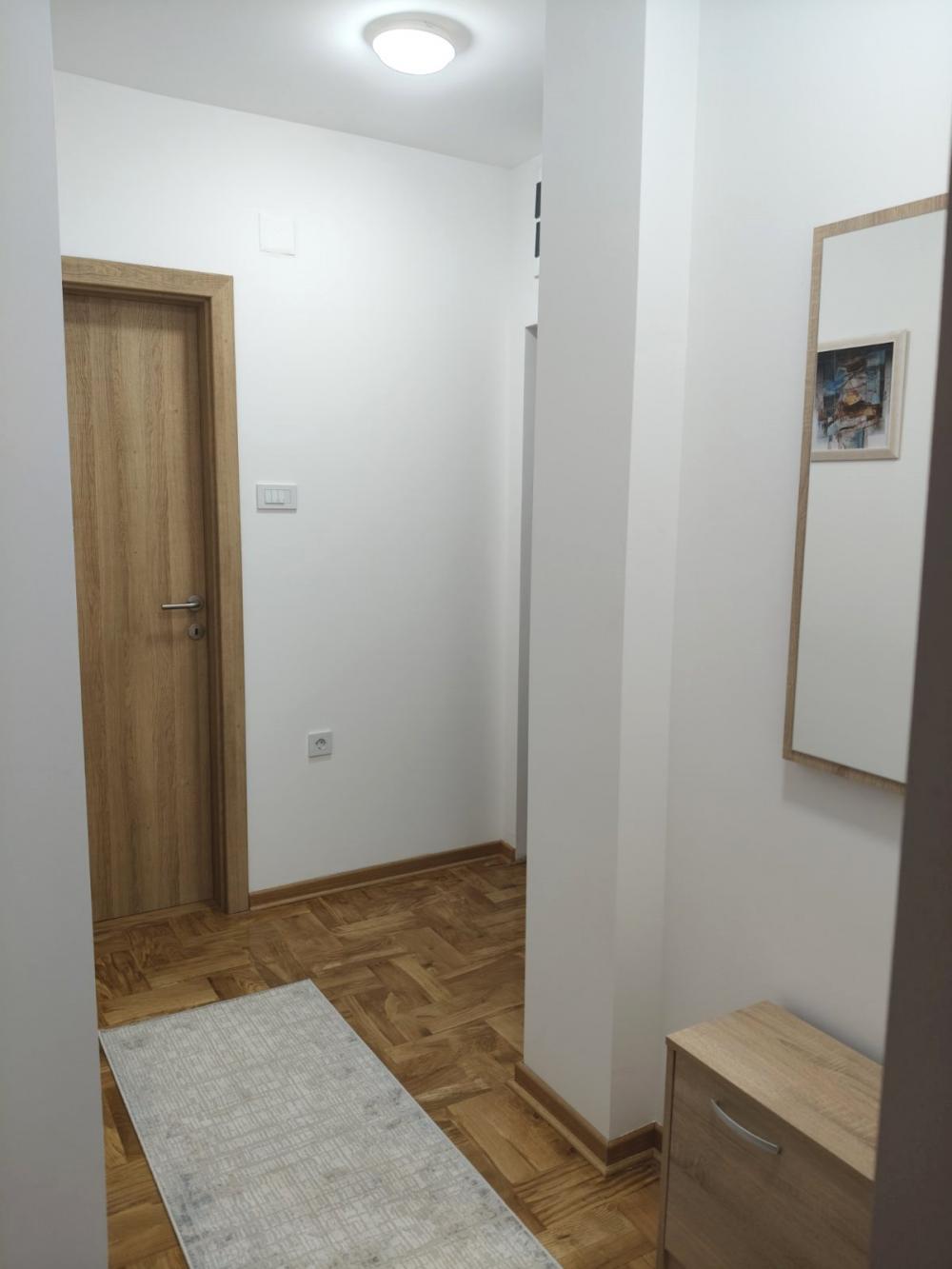 Slika 5 - Lep dvoiposoban stan kod Kliničkog centra