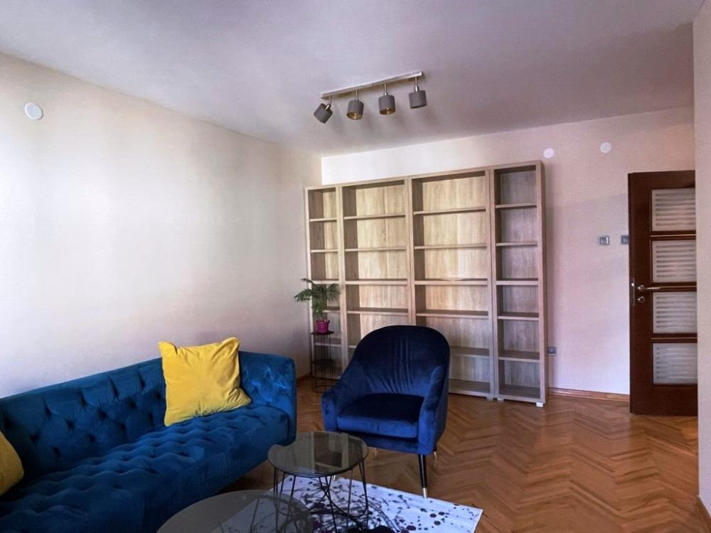 Slika 2 - Luksuzno opremljen trosoban stan u naselju Stevan Sinđelić