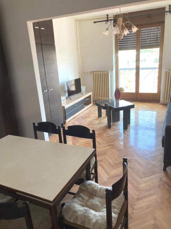 Slika 2 - Jednoiposoban, 44m2, Niš centar Niš, sa terasom, ima lift