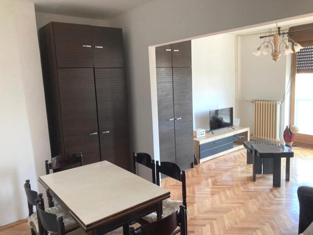 Slika 3 - Jednoiposoban, 44m2, Niš centar Niš, sa terasom, ima lift