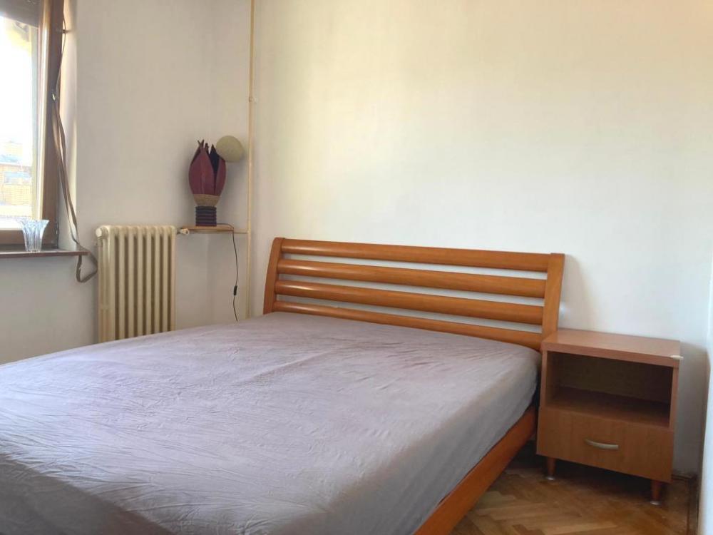 Slika 5 - Jednoiposoban, 44m2, Niš centar Niš, sa terasom, ima lift