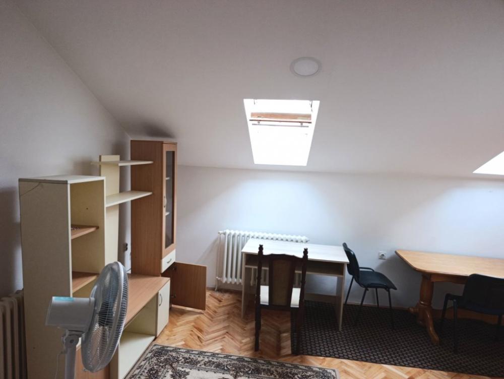 Slika 2 - Jednoiposoban stan kod Doma zdravlja