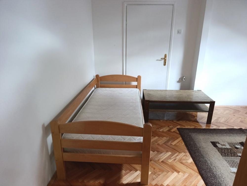 Slika 6 - Jednoiposoban stan kod Doma zdravlja