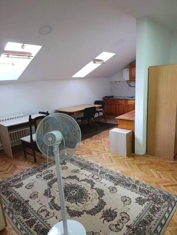 Glavna slika -Jednoiposoban stan kod Doma zdravlja