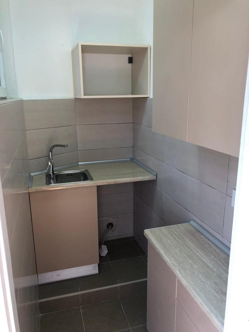 Slika 1 - Renoviran nenamešten jednoiposoban stan u centru