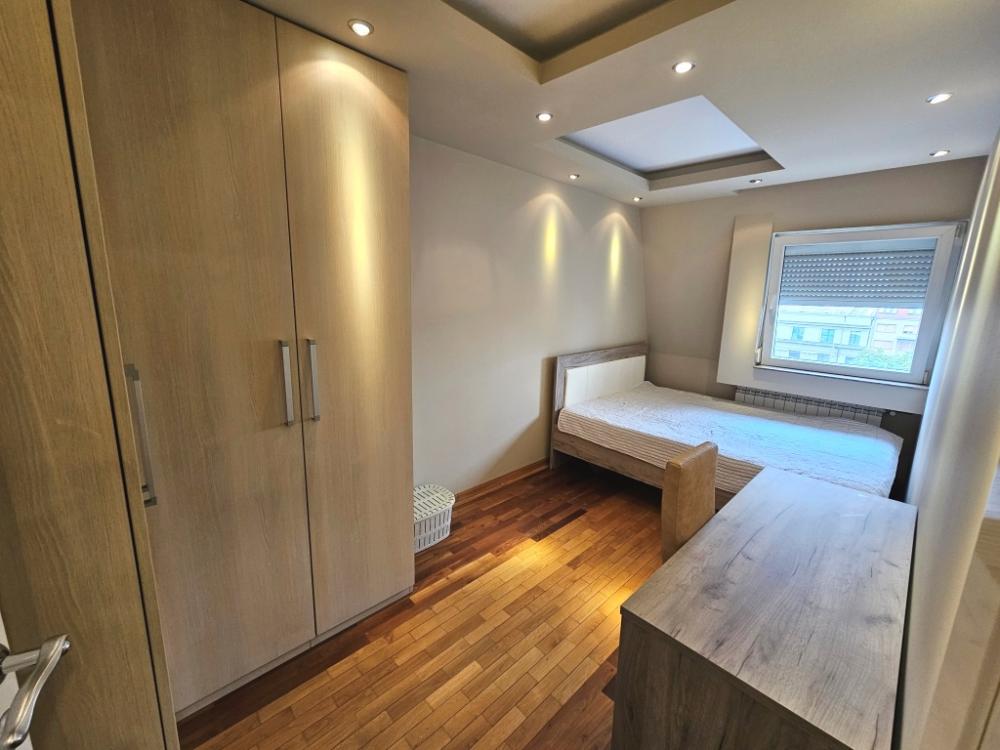 Slika 5 - Lep jednoiposoban stan u centru