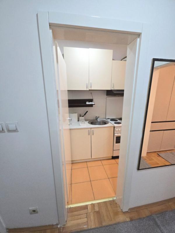 Slika 4 - Jednoiposoban, 46m2, Čair Niš, sa terasom, ima lift