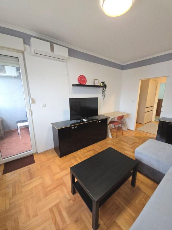 Slika 1 - Jednoiposoban, 46m2, Čair Niš, sa terasom, ima lift