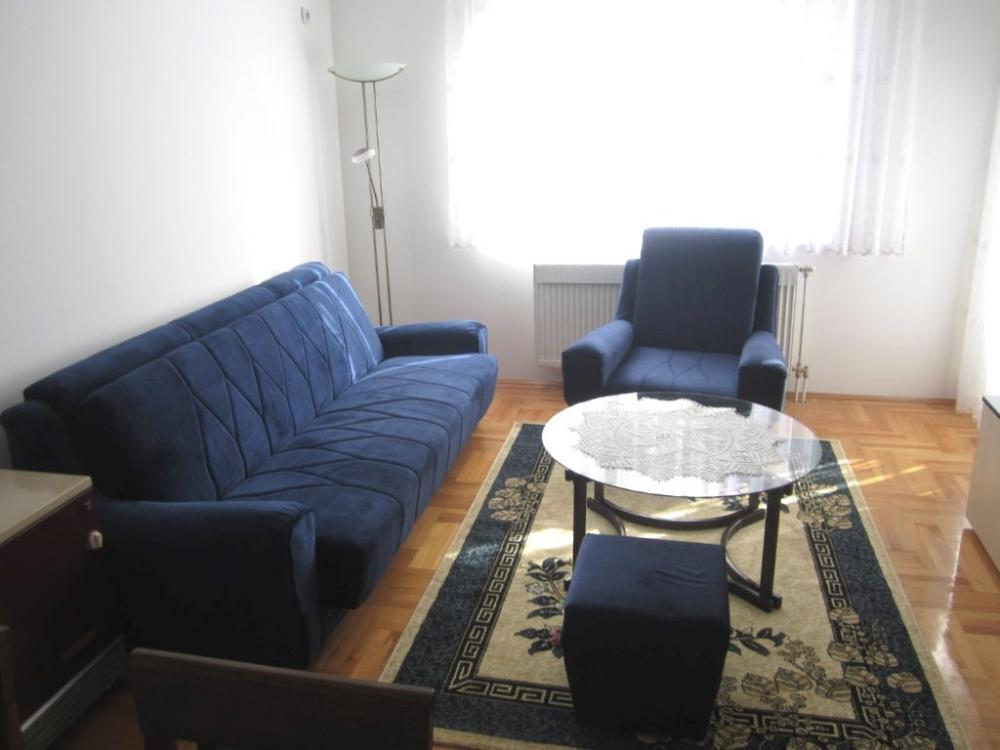 Glavna slika -Jednoiposoban stan na Paliluli