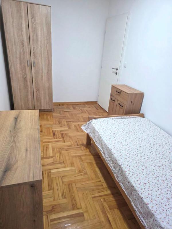 Slika 5 - Lep trosoban stan sa parkingom na Paliluli