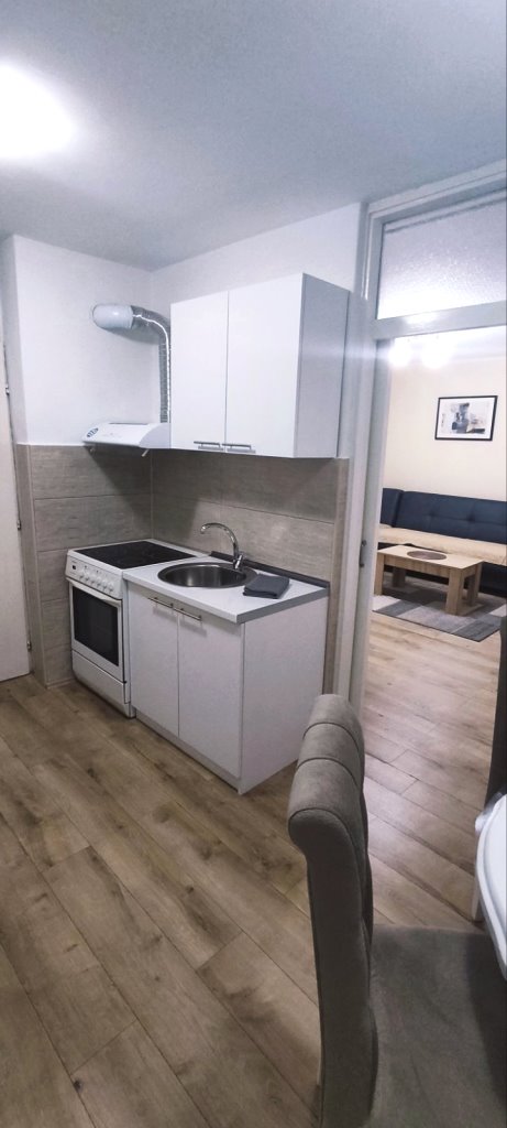 Slika 5 - Dvosoban, 55m2, Bulevar Nemanjića Niš, sa terasom, ima lift