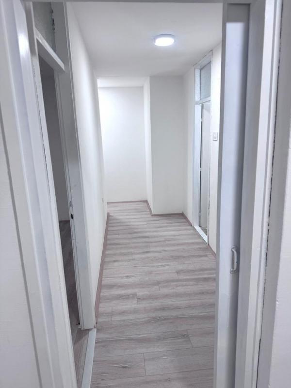 Slika 1 - Nenamešten dvoiposoban stan na Bulevaru Nemanjića