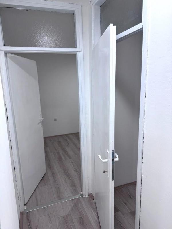 Slika 7 - Nenamešten dvoiposoban stan na Bulevaru Nemanjića