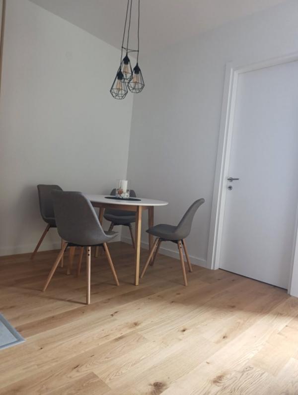 Slika 3 - Jednoiposoban, 50m2, Palilula Niš, sa terasom, ima lift