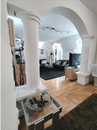 Slika 1 - Lux trosoban stan u kući centru