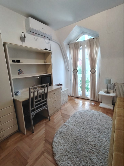 Slika 2 - Lux trosoban stan u kući centru