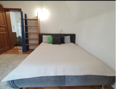 Slika 5 - Lux trosoban stan u kući centru