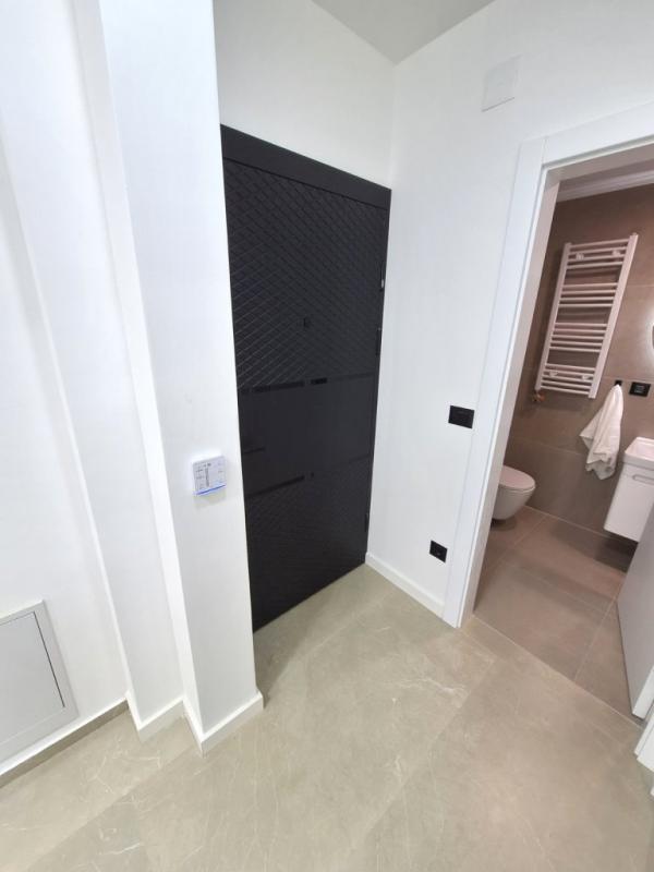 Slika 6 - Nenamešten dvoiposoban stan sa parkingom kod Saborne crkve