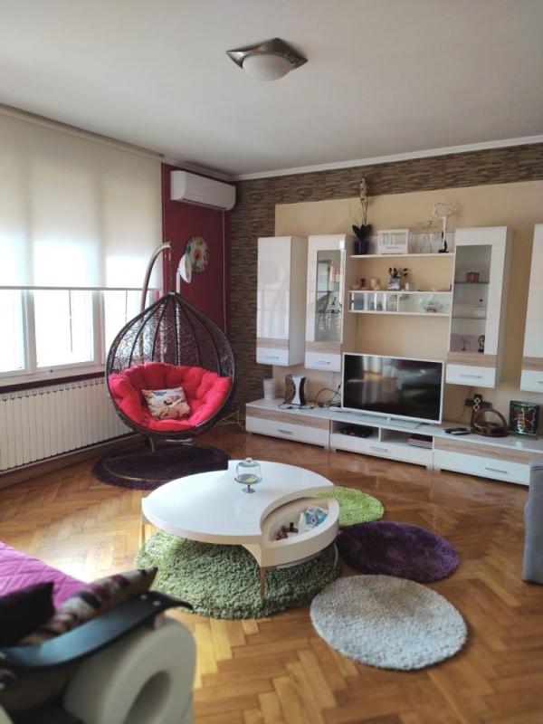 Slika 1 - Lep dvosoban stan u centru