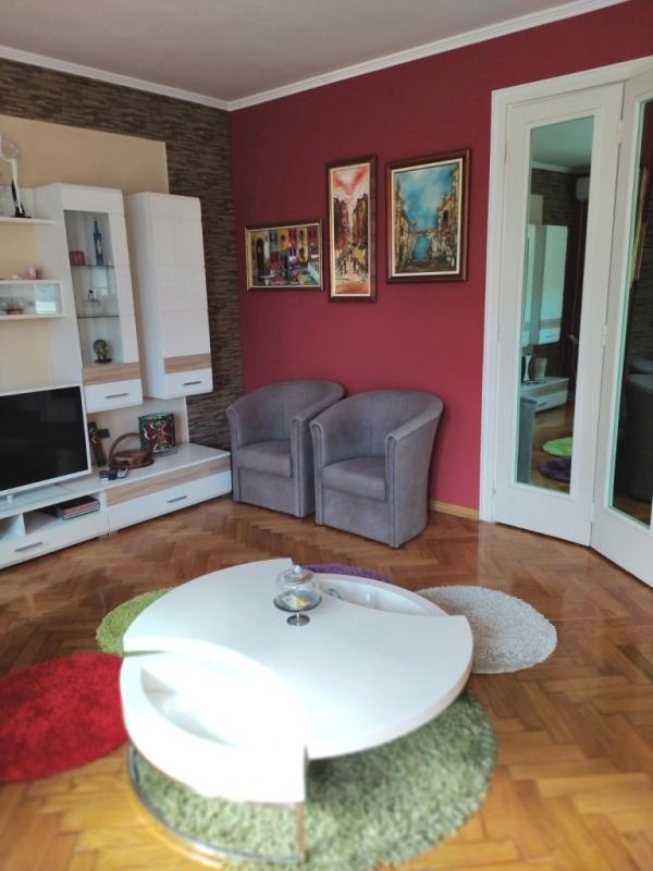 Slika 2 - Lep dvosoban stan u centru