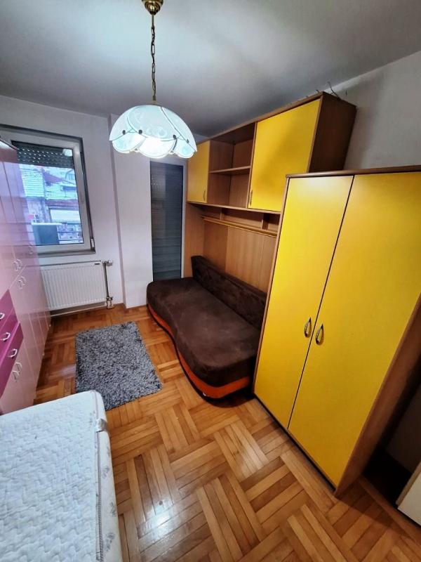 Slika 5 - Jednoiposoban stan sa parking mestom u podzemnoj garaži, Crveni Pevac