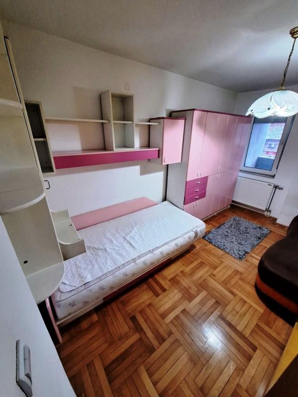 Slika 4 - Jednoiposoban stan sa parking mestom u podzemnoj garaži, Crveni Pevac