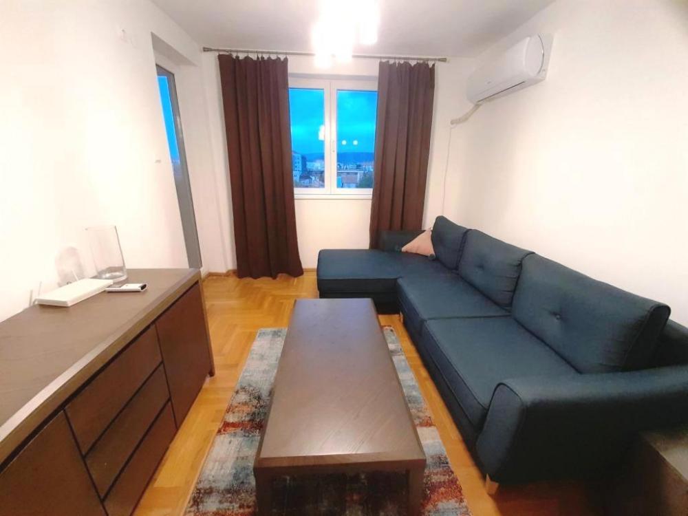 Slika 1 - Odličan jednoiposoban stan u centru