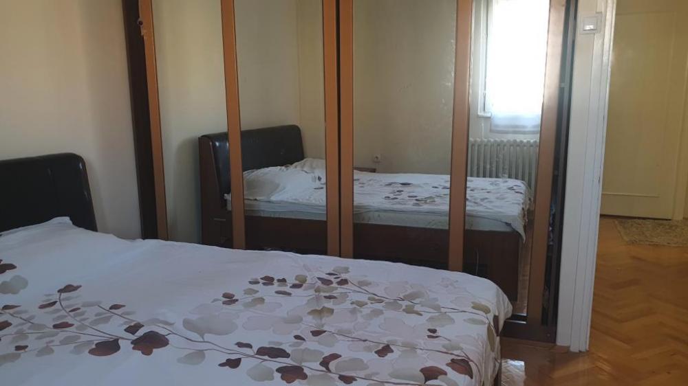 Slika 4 - Trosoban stan na atraktivnoj lokaciji na Bulevaru Nemanjića