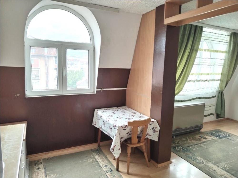 Slika 4 - JednosOban stan u mirnoj ulici u centru