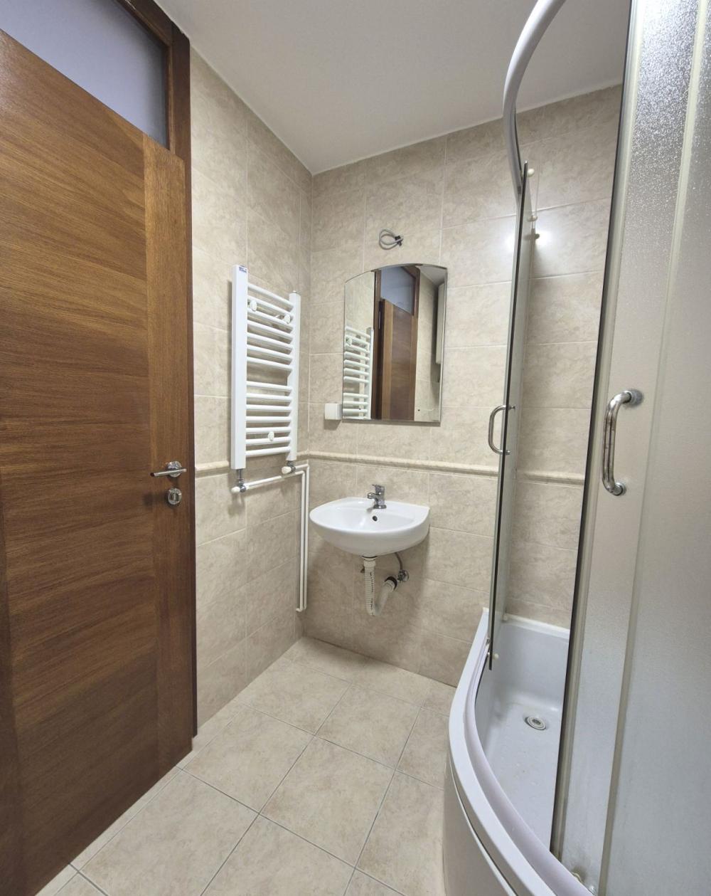 Slika 10 - Nenamešten četvorosoban stan u centru